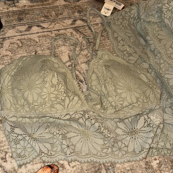 Green Floral Lace Bralette by aerie - Picture 5 of 6